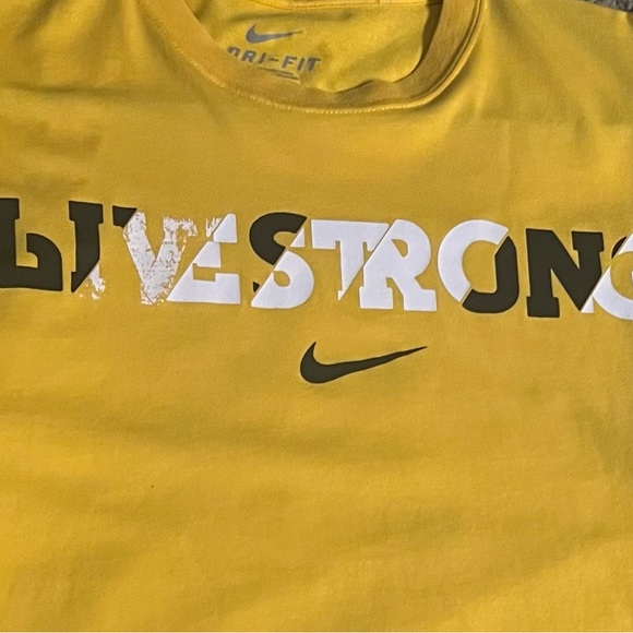 Nike Livestrong Dri-Fit Short Sleeve Athletic T-Shirt - Yellow - Size Large - Picture 2 of 5